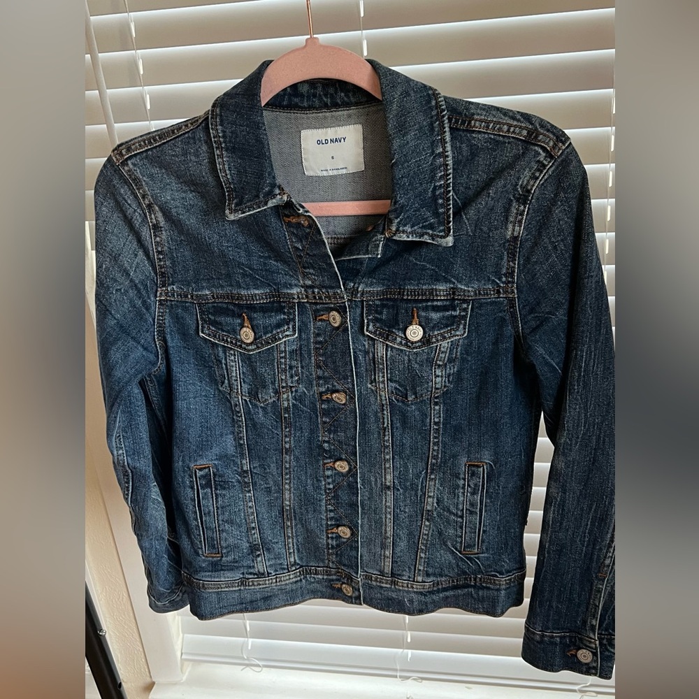Denim jacket (Dark wash)